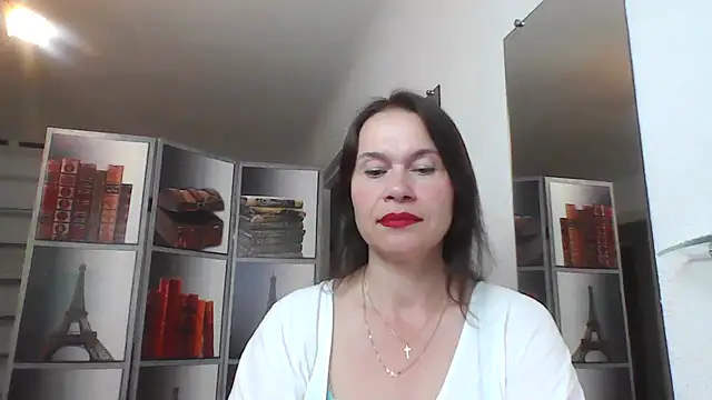 Snapshot of Selena_Moo chatting on 06/15/26, 02:19 Selena Moo online show from 06/15/26, 02:19