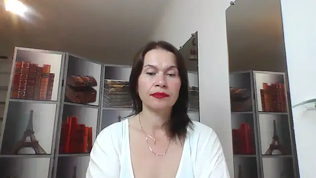 Snapshot of Selena_Moo chatting on 06/19/26, 09:24 Selena Moo online show from 06/19/26, 09:24