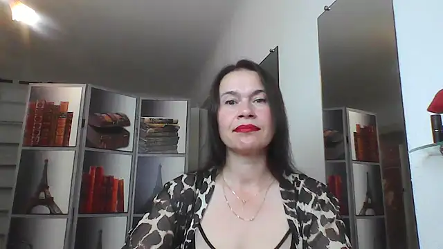 Snapshot of Selena_Moo chatting on 07/26/26, 08:10 Selena Moo online show from 07/26/26, 08:10