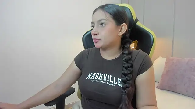 Snapshot of kira_relish chatting on 04/25/26, 11:13 kira relish online show from 04/25/26, 11:13