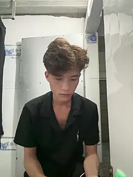 Nguyencuong1999 online show from 05/04/26, 05:14
