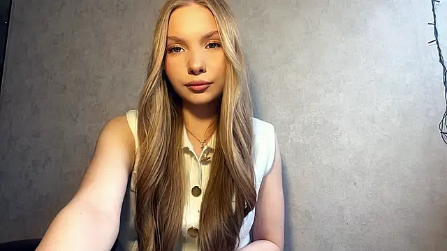 CarolineNine online show from 04/09/26, 02:11