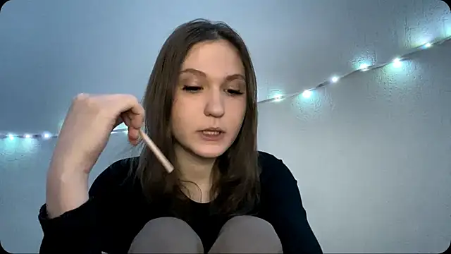 Juliajuicecam online show from 04/20/26, 05:37