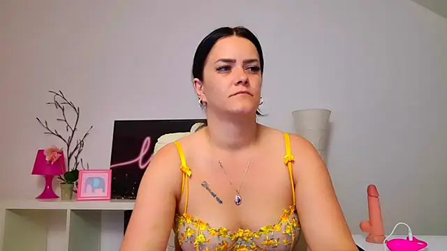 NicolSparkleX online show from 06/18/26, 05:30