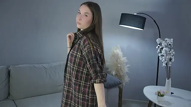 Snapshot of UshaDudney chatting on 03/21/26, 03:22 UshaDudney online show from 03/21/26, 03:22