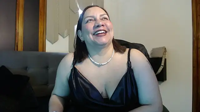 mia coral1 online show from 04/21/26, 01:42