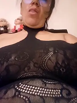 Snapshot of Mielx chatting on 03/30/26, 01:28 Mielx online show from 03/30/26, 01:28