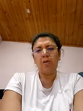 Snapshot of Mielx chatting on 04/28/26, 02:27 Mielx online show from 04/28/26, 02:27
