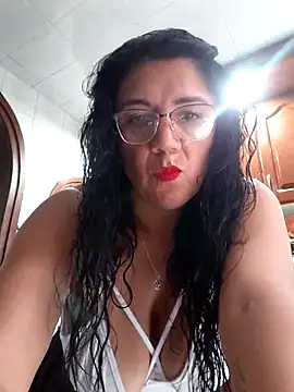 Snapshot of Mielx chatting on 04/29/26, 03:05 Mielx online show from 04/29/26, 03:05