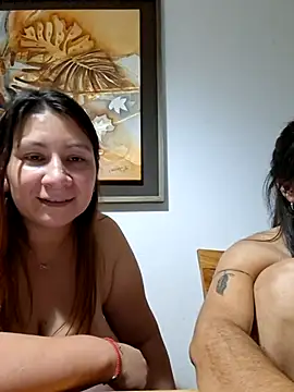 Snapshot of Gia-and-Lara chatting on 04/09/26, 12:32 Gia-and-Lara online show from 04/09/26, 12:32