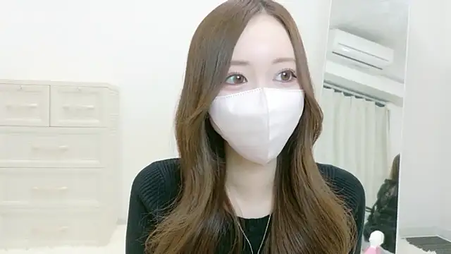 Snapshot of salachan_v chatting on 04/05/26, 11:40 salachan v online show from 04/05/26, 11:40