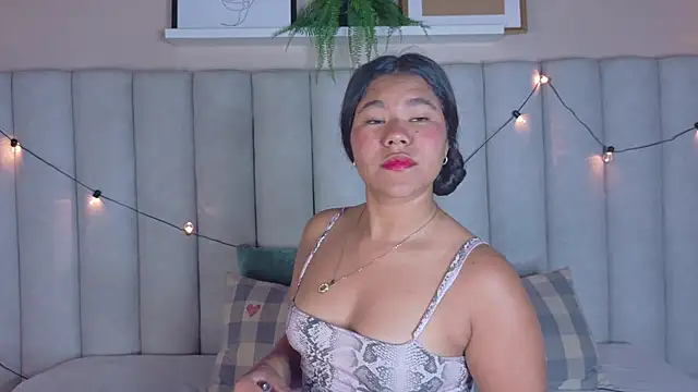 AhslyEvans   online show from 04/03/26, 11:19