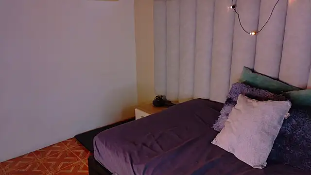 AhslyEvans   online show from 05/03/26, 12:55