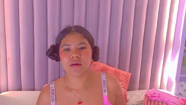 AhslyEvans   online show from 06/11/26, 12:32