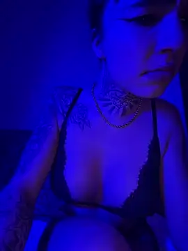 Snapshot of Blancababy chatting on 05/03/26, 11:44 Blancababy online show from 05/03/26, 11:44