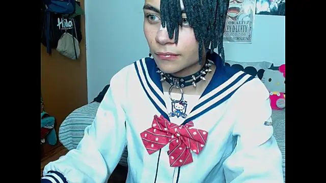 Snapshot of romeo_laurient chatting on 05/13/26, 09:44 romeo laurient online show from 05/13/26, 09:44