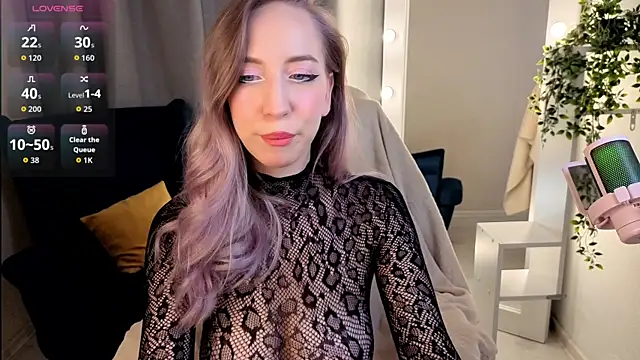 ShadowSparkle online show from 06/07/26, 10:02