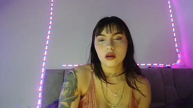 Snapshot of Val_Time chatting on 06/26/26, 06:56 Val Time online show from 06/26/26, 06:56