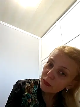 MiaLove183 online show from 04/19/26, 08:35