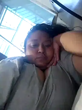 Snapshot of tistmature-69 chatting on 04/12/26, 11:10 tistmature-69 online show from 04/12/26, 11:10