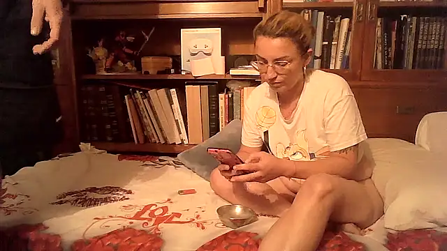 Snapshot of pamela661 chatting on 07/13/26, 02:47 pamela661 online show from 07/13/26, 02:47