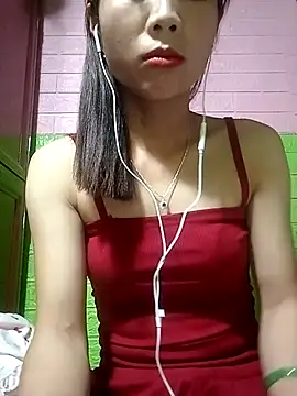 AmyLinee01 online show from 04/24/26, 05:21
