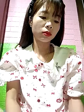 AmyLinee01 online show from 05/01/26, 11:48