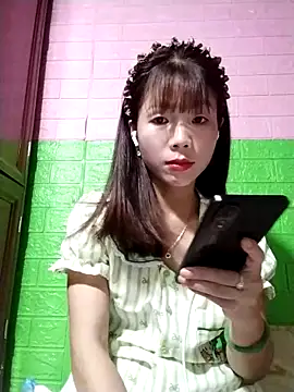 AmyLinee01 online show from 05/20/26, 05:08