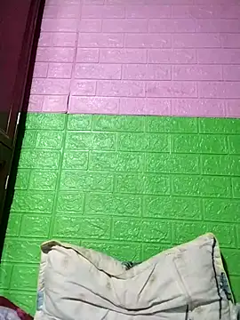 AmyLinee01 online show from 05/27/26, 06:05