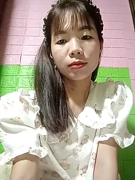 AmyLinee01 online show from 06/05/26, 06:09