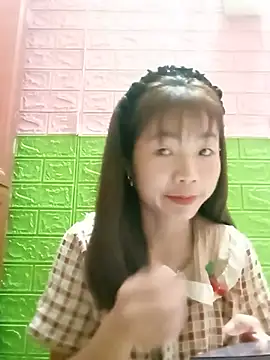 AmyLinee01 online show from 06/24/26, 12:15