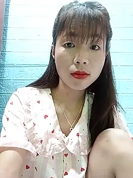 Snapshot of AmyLinee01 chatting on 07/21/26, 04:15 AmyLinee01 online show from 07/21/26, 04:15
