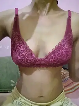 Curvy Amyra online show from 05/11/26, 06:05