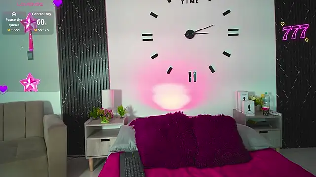 aurora petitee online show from 05/07/26, 01:16