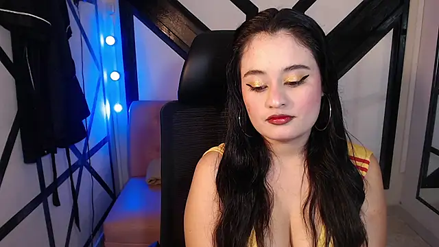 Snapshot of gabriela_tm1 chatting on 06/27/26, 01:06 gabriela tm1 online show from 06/27/26, 01:06