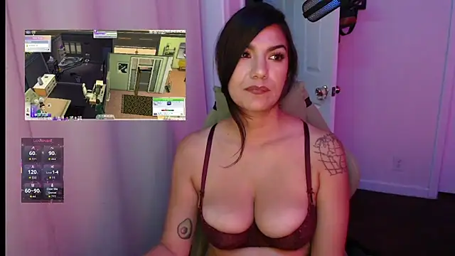 Snapshot of sweetRoxie chatting on 05/15/26, 11:01 sweetRoxie online show from 05/15/26, 11:01