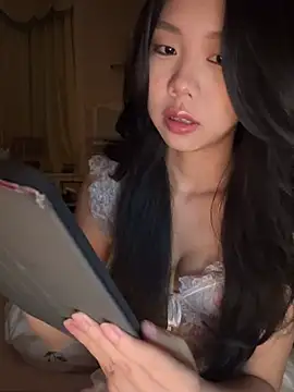 jolie 33 online show from 05/03/26, 02:12