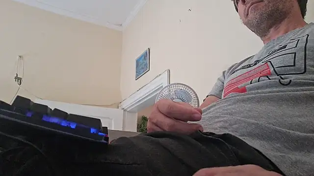 Sueliton2 online show from 04/02/26, 11:08