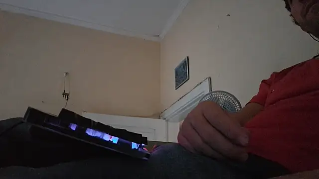 Sueliton2 online show from 04/07/26, 07:03