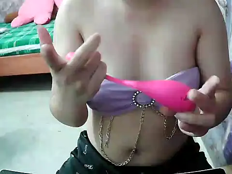 Snapshot of lusa_baby chatting on 08/05/26, 07:00 lusa baby online show from 08/05/26, 07:00