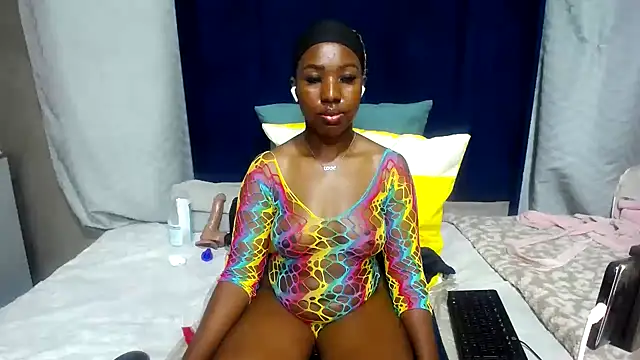 Snapshot of Candylips22 chatting on 05/19/26, 01:56 Candylips22 online show from 05/19/26, 01:56