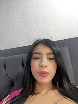 Snapshot of Hannaa_blondee chatting on 04/08/26, 12:32 Hannaa blondee online show from 04/08/26, 12:32