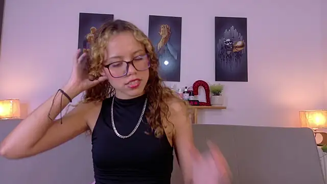 lia valmont 01 online show from 05/03/26, 06:47