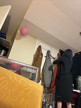 mango-kitty online show from 05/10/26, 05:01