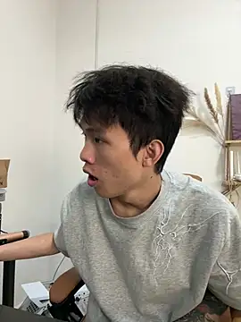 zzzzppp3 online show from 04/18/26, 03:32