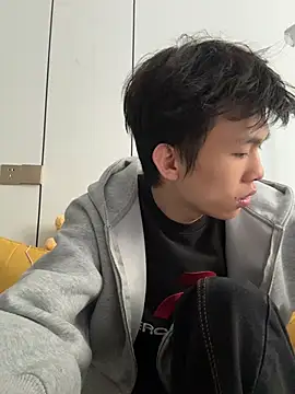 zzzzppp3 online show from 05/09/26, 02:17
