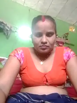 Snapshot of Shivani09900 chatting on 05/26/26, 04:08 Shivani09900 online show from 05/26/26, 04:08