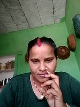 Snapshot of Shivani09900 chatting on 05/31/26, 06:31 Shivani09900 online show from 05/31/26, 06:31