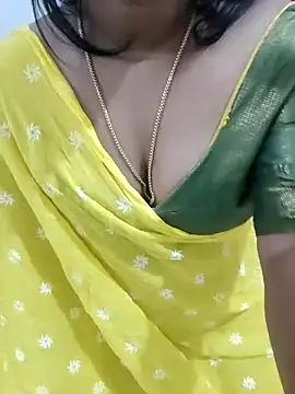 Snapshot of Ramya_456 chatting on 05/13/26, 04:54 Ramya 456 online show from 05/13/26, 04:54