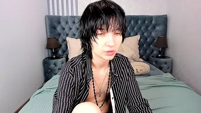 Snapshot of AdonBev chatting on 06/30/26, 05:41 AdonBev online show from 06/30/26, 05:41
